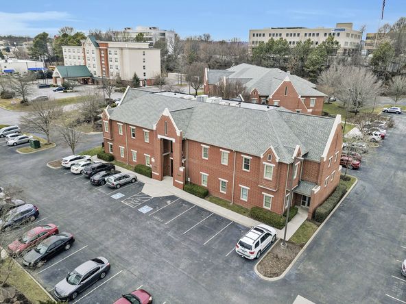 Cross Park Center: 9123 - 9131 Cross Park Drive, Knoxville, TN 37923